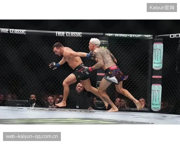 UFC狂潮再掀!三连击KO壮观上演,格斗迷必看盛事 UFC狂潮再掀!三连击KO壮观上演,格斗迷必看盛事